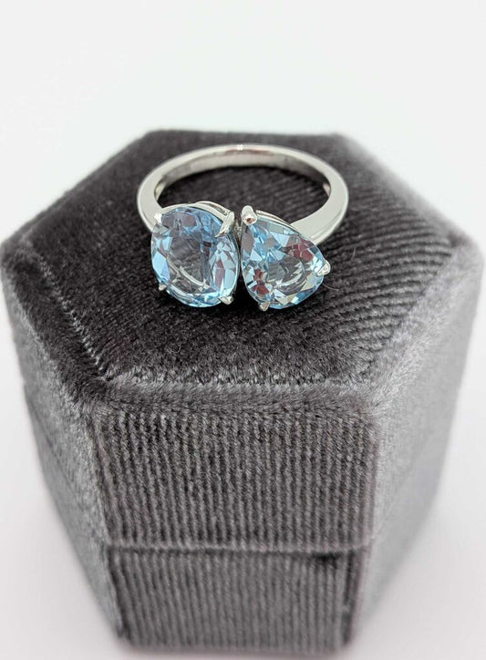 Size 6 14K White Gold Toi Et Moi Topaz Ring